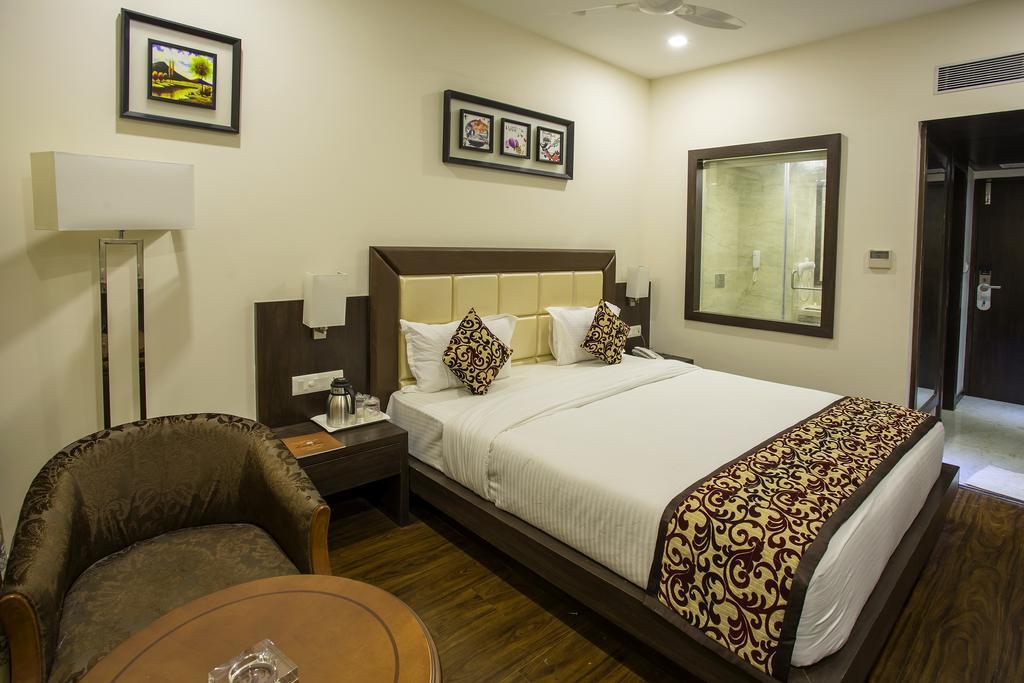 Hotel Ravi Residency Morbi Zimmer foto