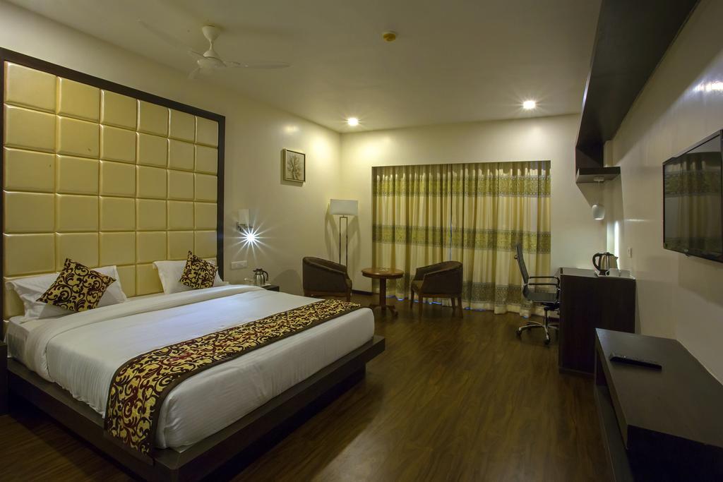 Hotel Ravi Residency Morbi Zimmer foto